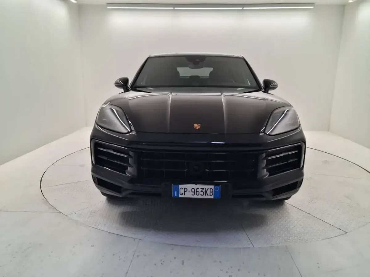 Usata Porsche Cayenne 354 CV (260 kW) 2023 Grigio SUV