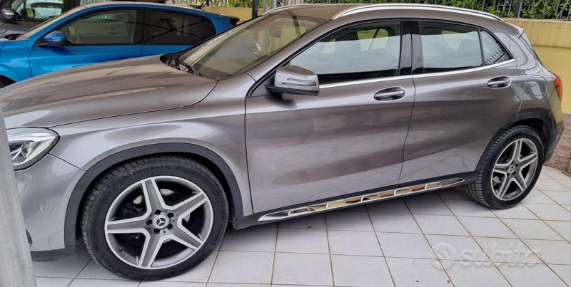 Grigio Usata 2019 Mercedes GLA200 SUV | 17.500 € (Ottimo prezzo) - Immagine 1/4