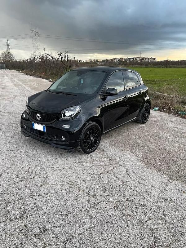 Usata Smart ForFour 71 CV (52 kW) 2019 Nero Utilitaria