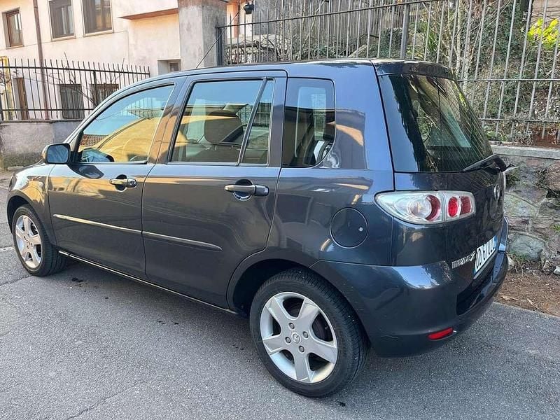 Usata Mazda 2 80 CV (58 kW) 2006 Grigio Utilitaria