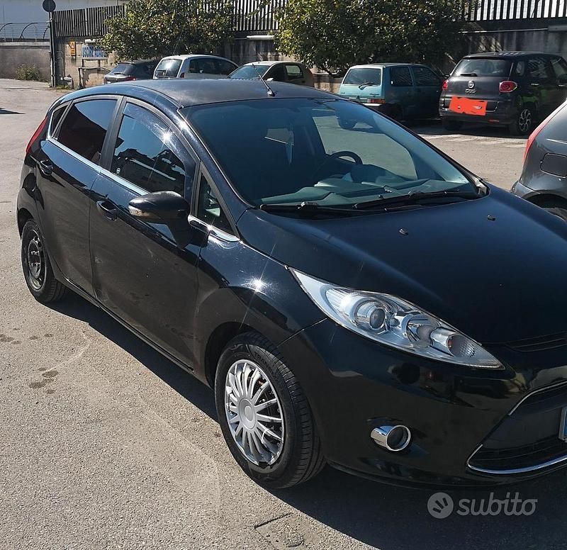 Usata Ford Fiesta Titanium 68 CV (50 kW) 2009 Nero Utilitaria