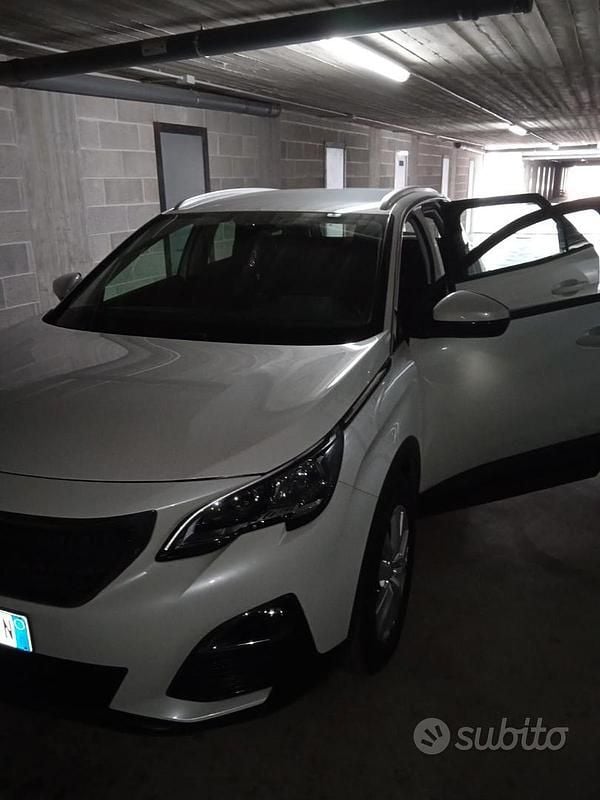 Usata Peugeot 3008 130 CV (95 kW) 2019 Bianco SUV