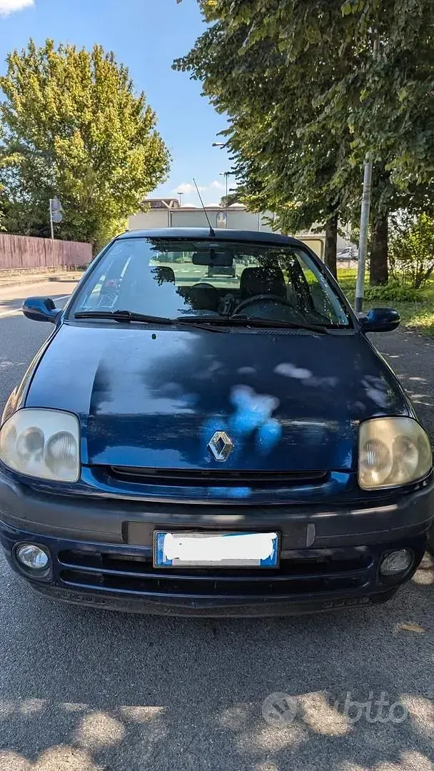 Usata Renault Clio 2001 Blu