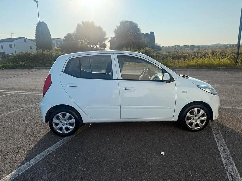 Usata Hyundai i10 69 CV (50 kW) 2013 Bianco Utilitaria