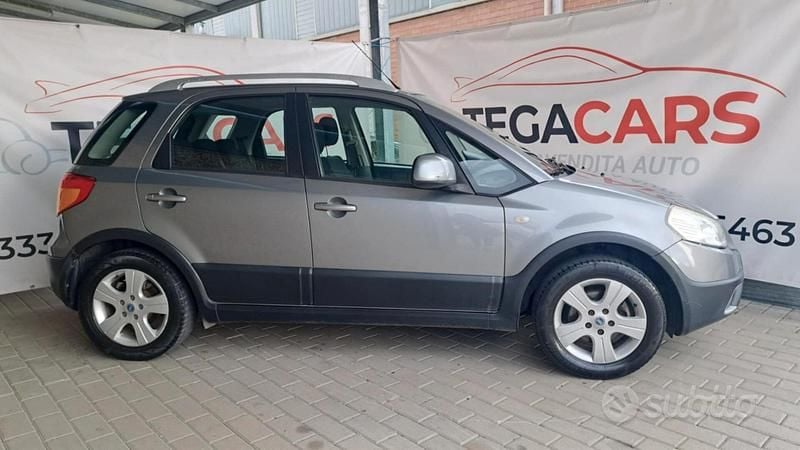 Usata Fiat Sedici Emotion 120 CV (88 kW) 2010 Grigio SUV