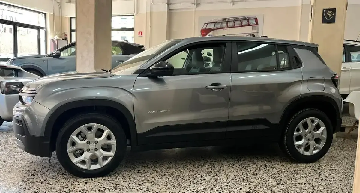 Nuova Jeep Avenger Altitude 100 CV (73 kW) 2026 Grigio SUV