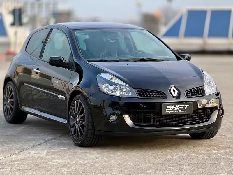 Usata Renault Clio III R.S. 197 CV (144 kW) 2008 Nero Utilitaria