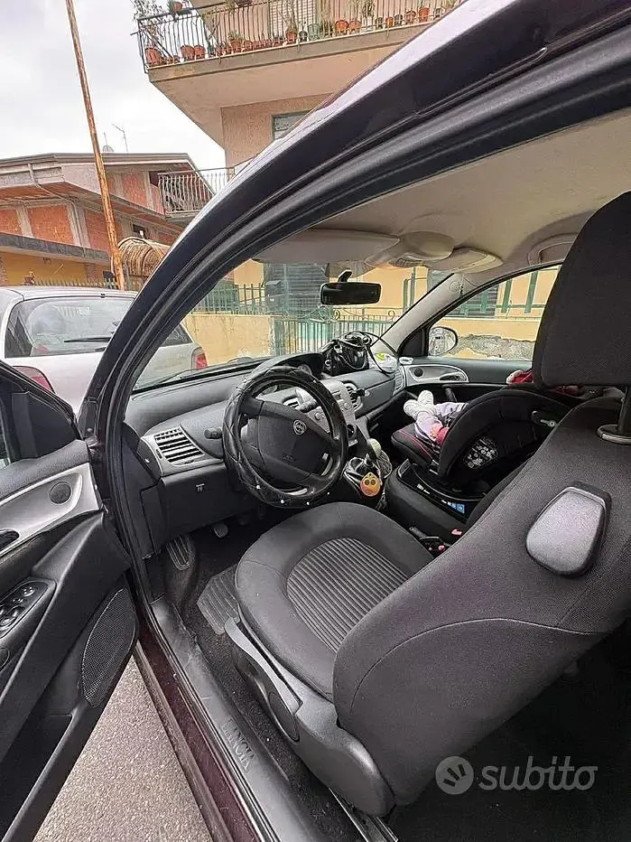 Usata Lancia Ypsilon 77 CV (56 kW) 2010 Nero Utilitaria