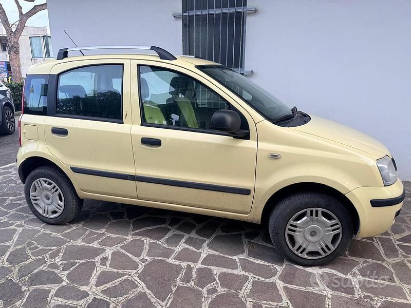 Usata Fiat Panda 77 CV (56 kW) 2012 Giallo Utilitaria