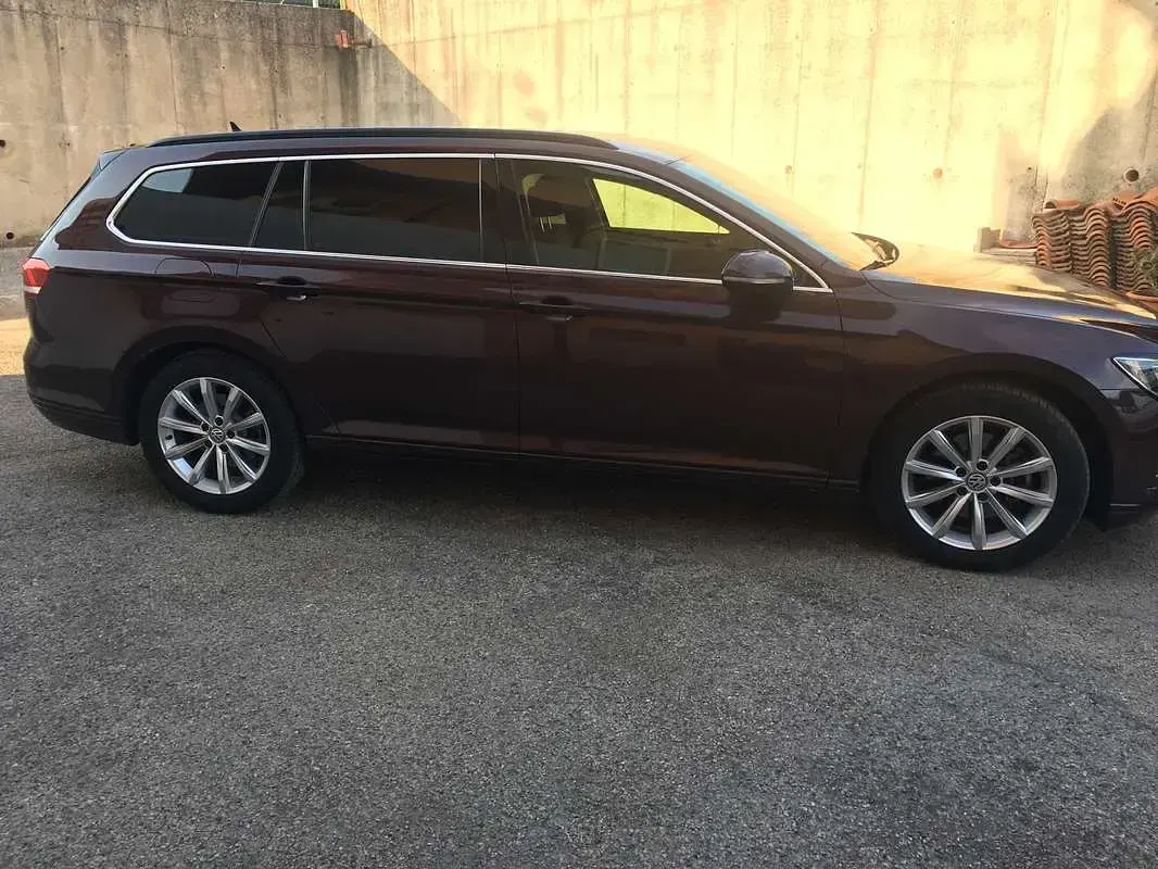 Usata VW Passat Comfortline 150 CV (110 kW) 2015 Lilla Station wagon