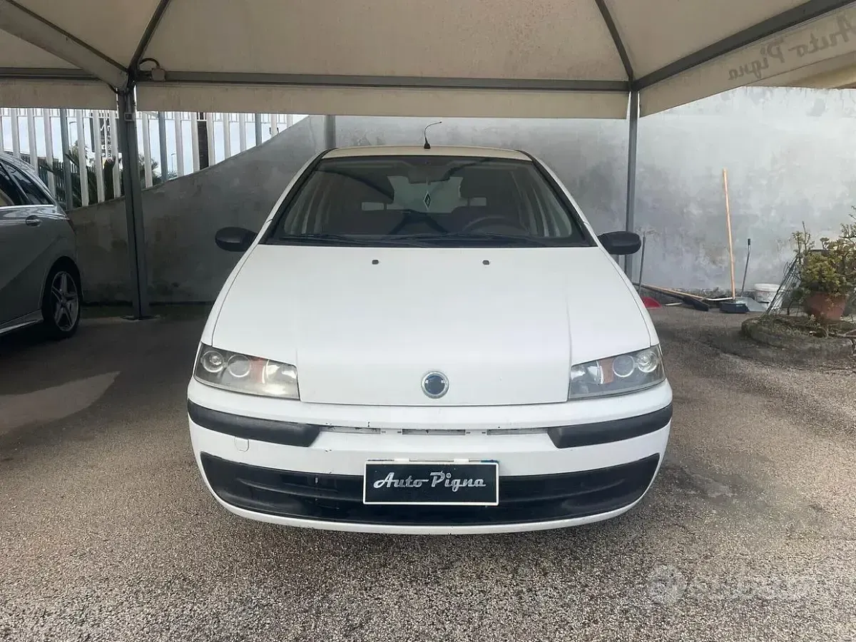 Usata Fiat Punto 60 CV (44 kW) 2002 Bianco Utilitaria