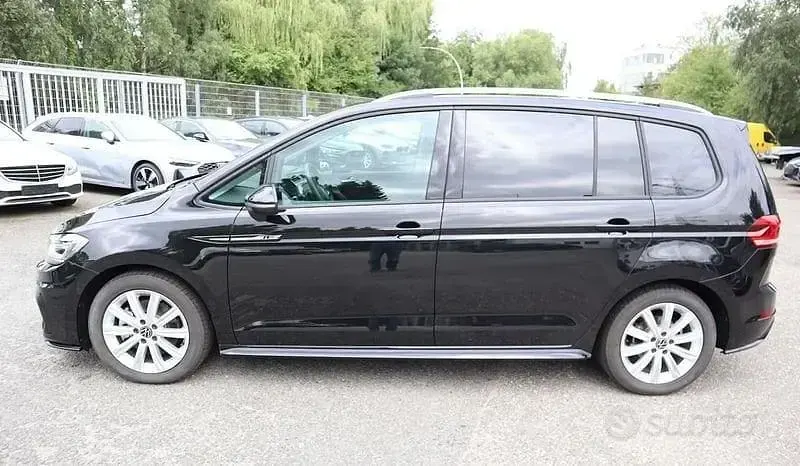 Usata VW Touran R-line 150 CV (110 kW) 2025 Nero Monovolume