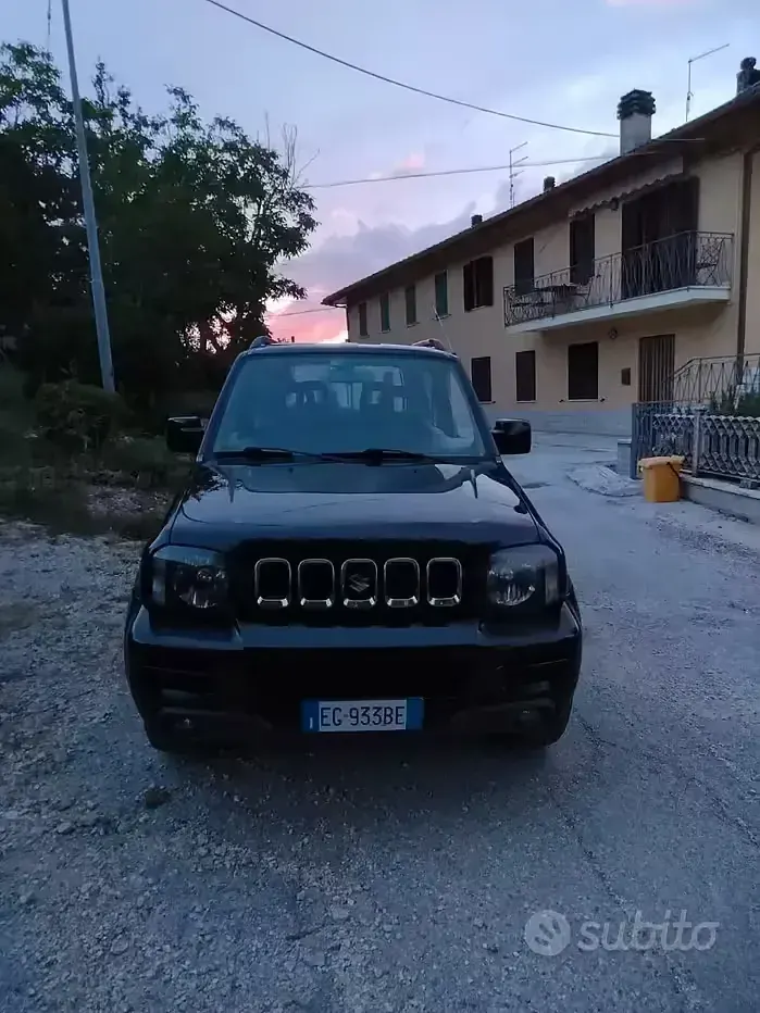 Usata Suzuki Jimny 85 CV (62 kW) 2010 SUV