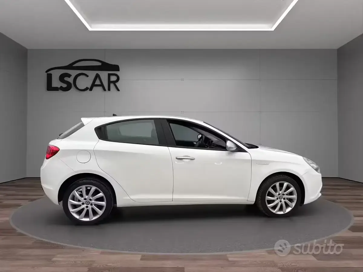 Usata Alfa Romeo Giulietta Super 120 CV (88 kW) 2018 Bianco Utilitaria