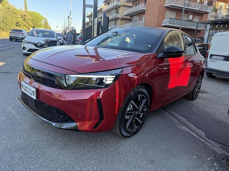 Rosso Nuova 2025 Opel Corsa S Tre volumi | 17.500 € (Buon prezzo) - Immagine 1/4