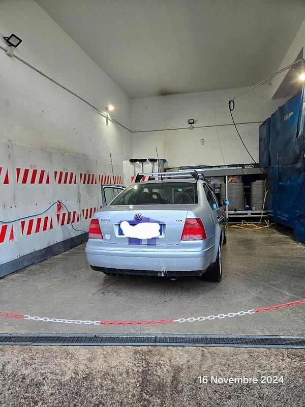 Usata VW Bora 101 CV (74 kW) 2001 Grigio Berlina