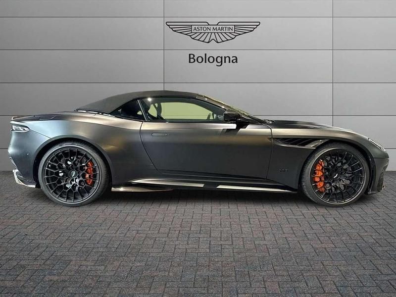 Usata Aston Martin DBS 725 CV (533 kW) 2024 Jet black Cabrio