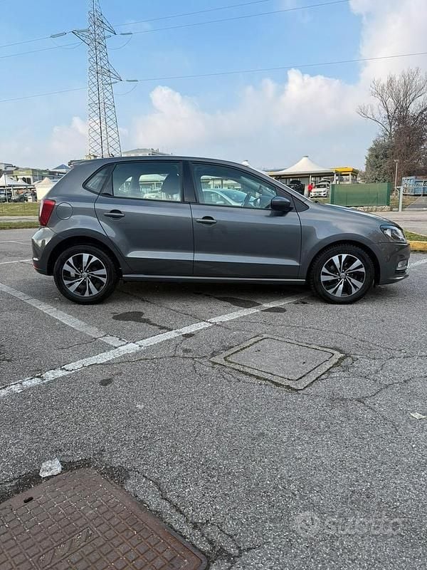 Usata VW Polo Business 75 CV (55 kW) 2017 Grigio Berlina