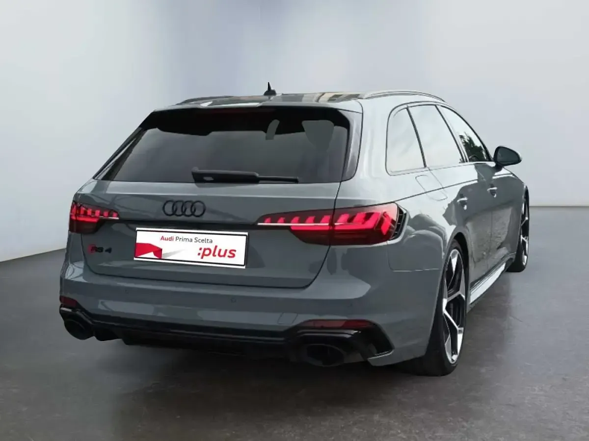 Usata Audi RS4 Competition 450 CV (330 kW) 2024 Grigio Station wagon