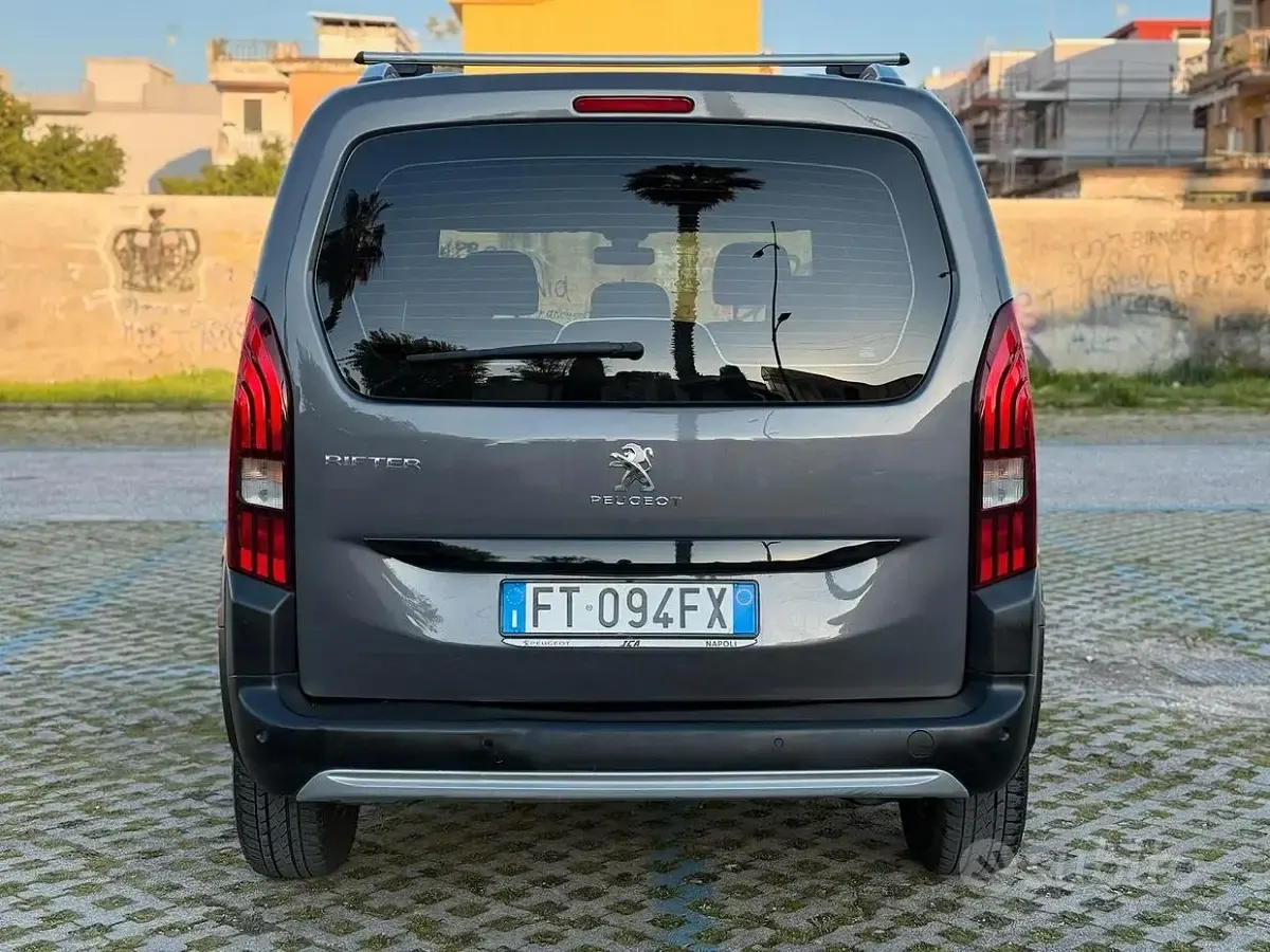 Usata Peugeot Rifter 131 CV (96 kW) 2019 Grigio Monovolume