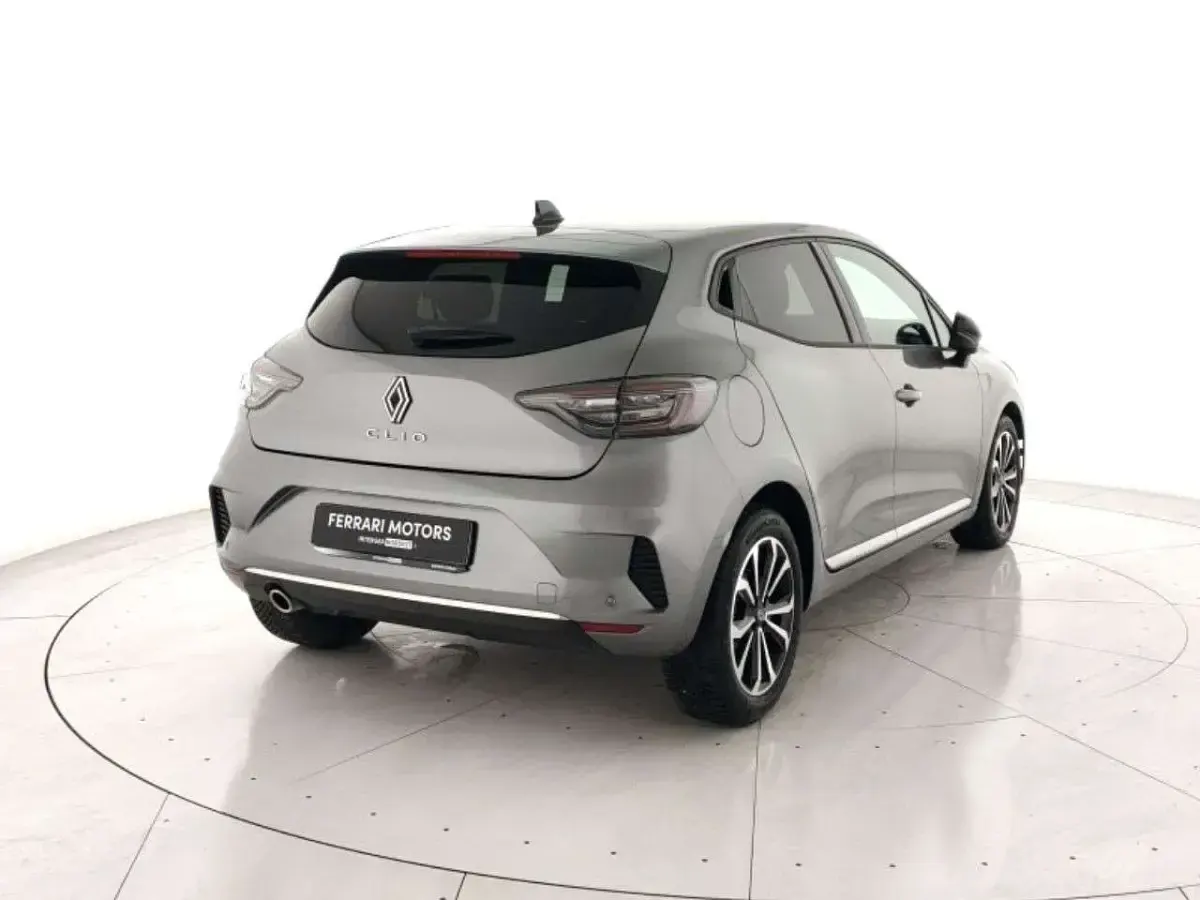 Usata Renault Clio V Techno 91 CV (66 kW) 2025 Grigio Berlina