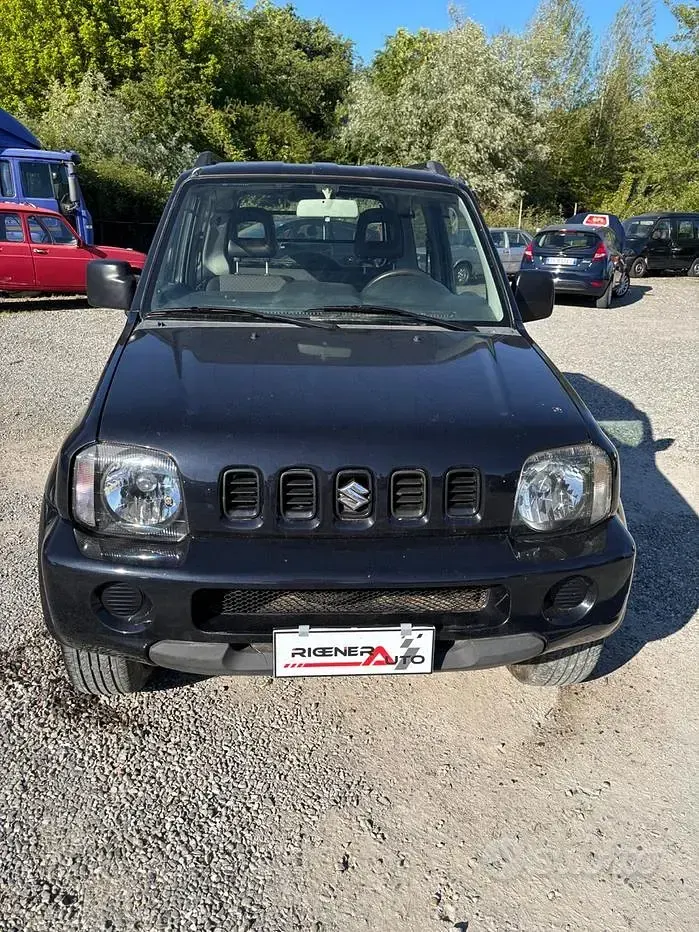 Usata Suzuki Jimny 85 CV (62 kW) 2007 Nero SUV