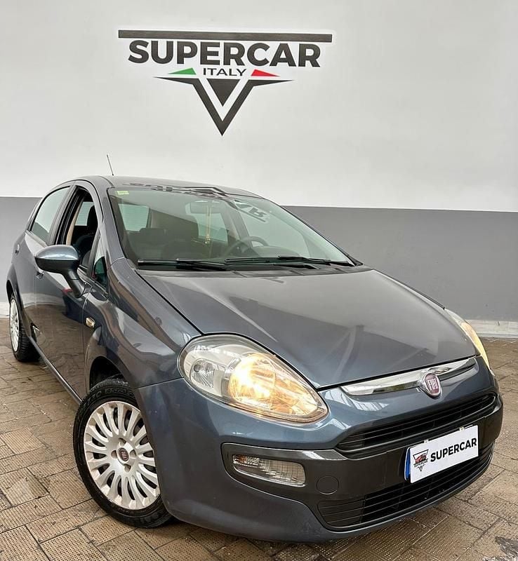 Usata Fiat Grande Punto 75 CV (55 kW) 2010 Grigio Utilitaria