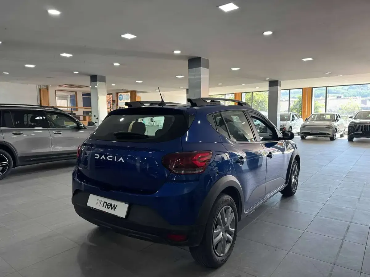 Usata Dacia Sandero Comfort 101 CV (74 kW) 2023 Blu/azzurro Berlina