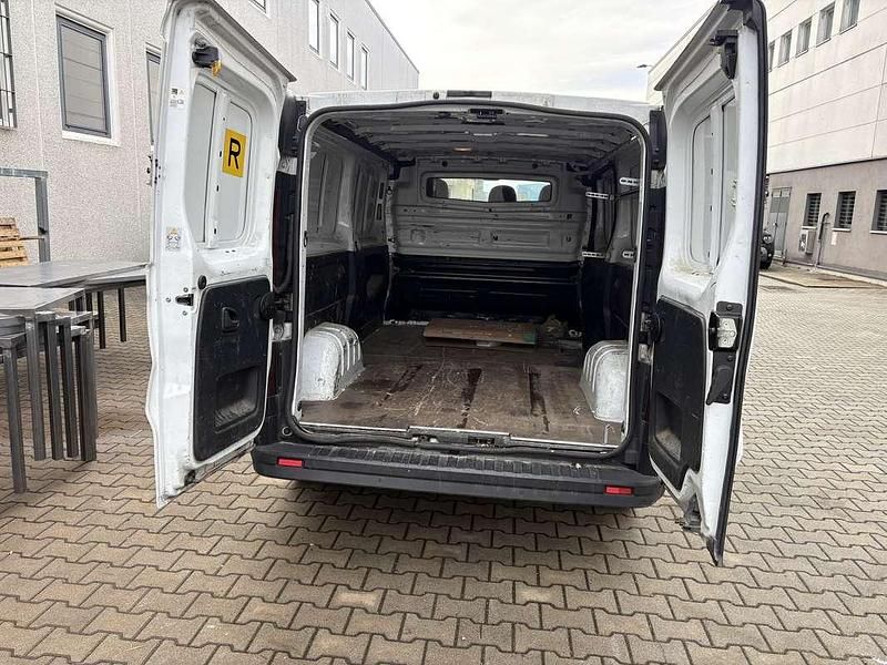 Usata Opel Vivaro 116 CV (85 kW) 2016 Monovolume