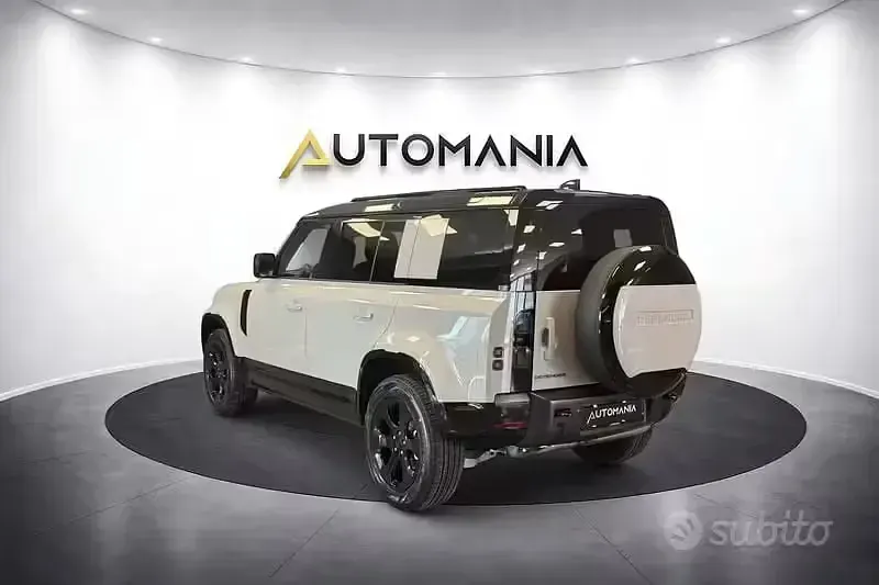 Nuova Land Rover Defender 200 CV (147 kW) 2026 SUV