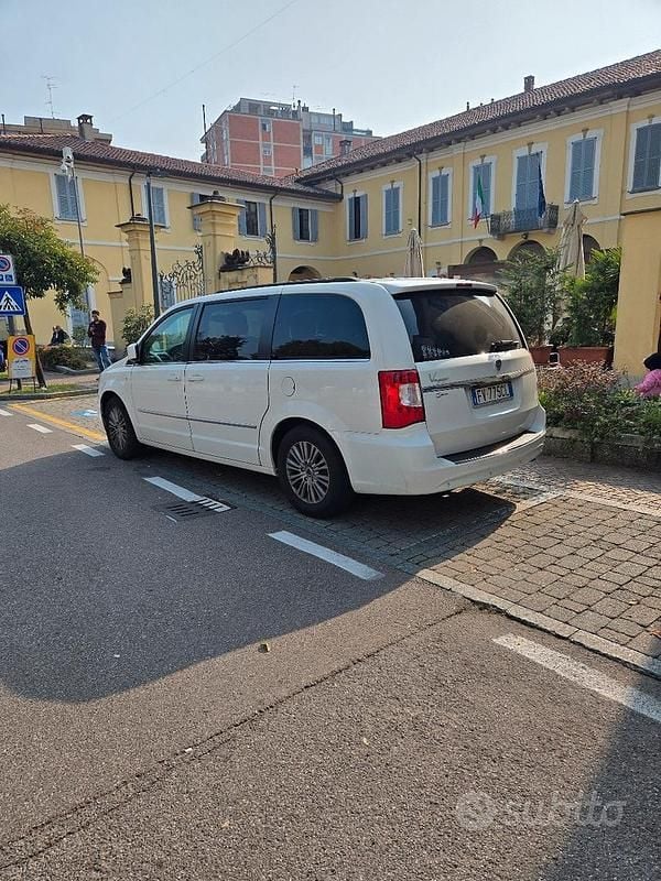 Usata Lancia Voyager 163 CV (119 kW) 2019 Bianco Monovolume