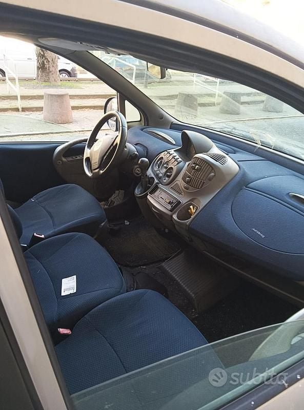 Usata Fiat Multipla 2004 Grigio Monovolume