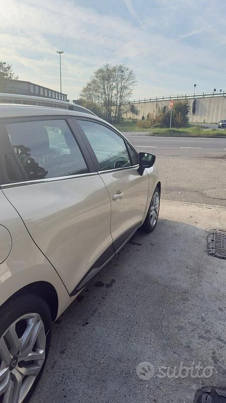 Usata Renault Clio GrandTour Zen 75 CV (55 kW) 2018 Beige Station wagon