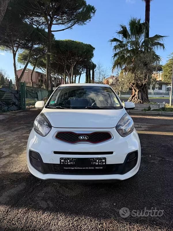 Begagnad Kia Picanto 67 HK (49 kW) 2015 Vit Halvkombi