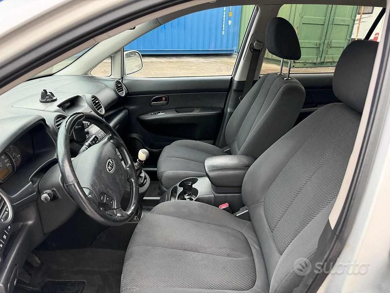 Occasion Kia Carens EX 140 PK (102 kW) 2009 Grijs MPV