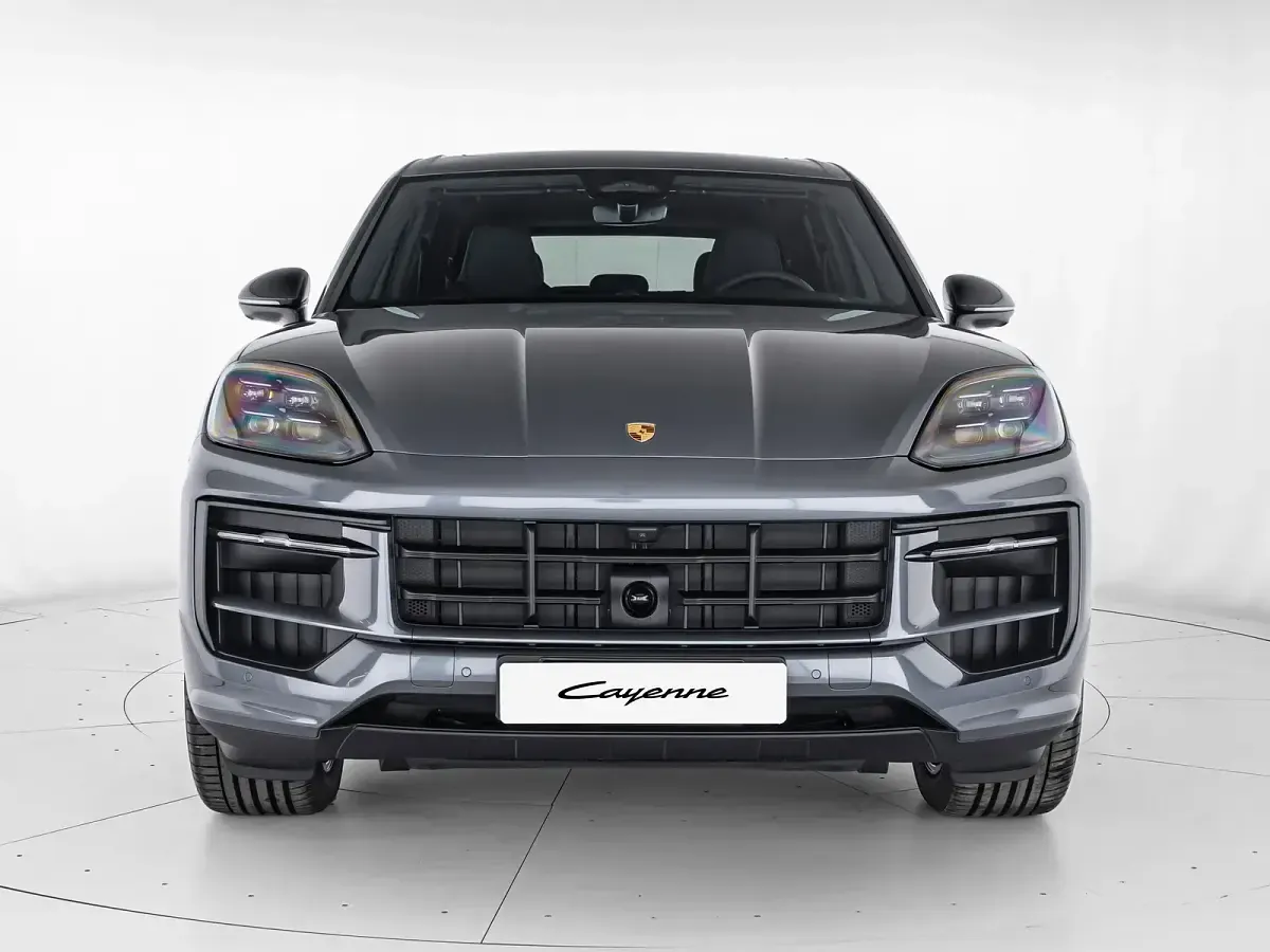 Nuova Porsche Cayenne Black Edition 2026 Grigio vanadio metallizzato SUV