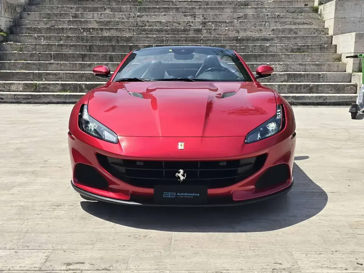 Usata Ferrari Portofino 620 CV (456 kW) 2023 Rosso Cabrio