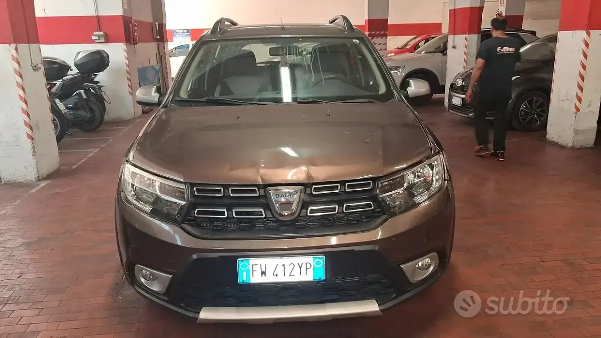 Usata Dacia Sandero 90 CV (66 kW) 2019 Marrone Berlina