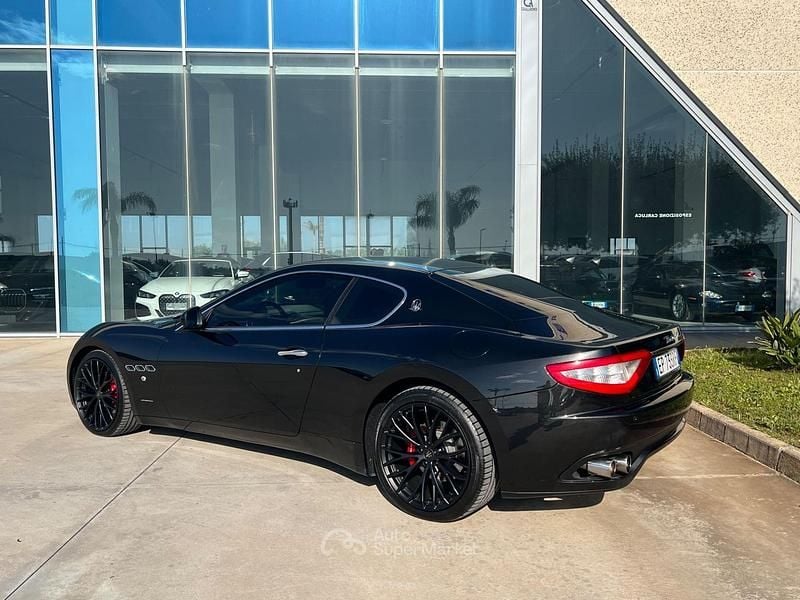 Usata Maserati Granturismo 405 CV (297 kW) 2013 Nero Coupé