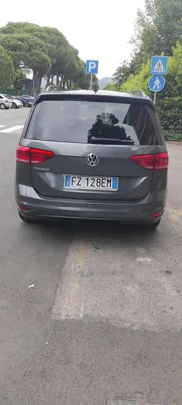 Gebraucht VW Touran Business 116 PS (85 kW) 2020 Grau Van / Kleinbus