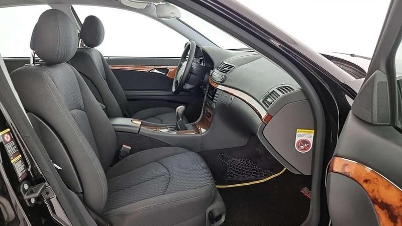 Occasion Mercedes E220 Elegance 150 ch (110 kW) 2005 Noir Citadine