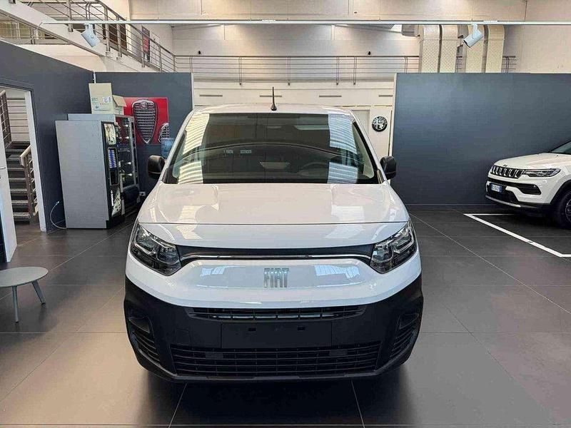 Usata Fiat Doblò 101 CV (74 kW) 2024 Bianco Monovolume