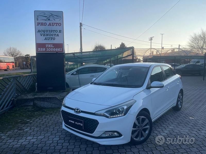 Bianco Usata 2016 Hyundai i20 Active Berlina | 5199 € (Ottimo prezzo) - Immagine 1/4
