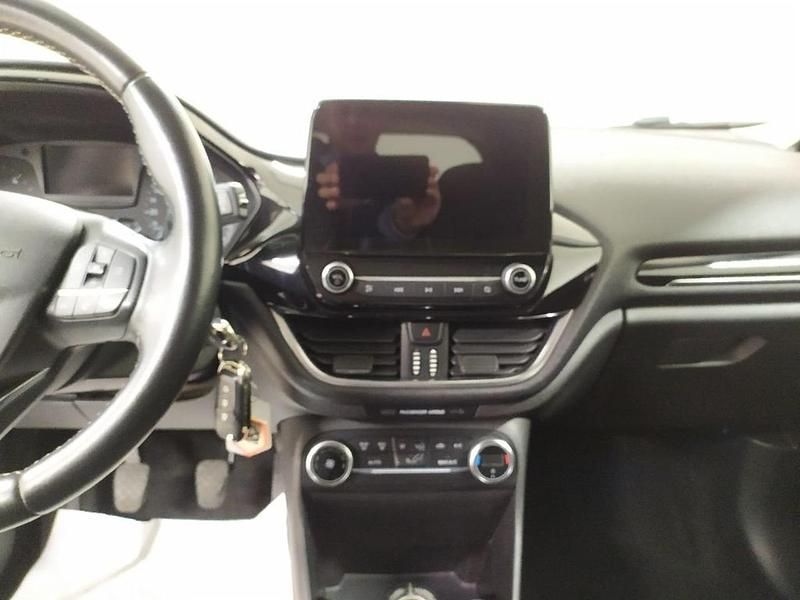 Usata Ford Fiesta Titanium 85 CV (62 kW) 2017 Grigio Utilitaria