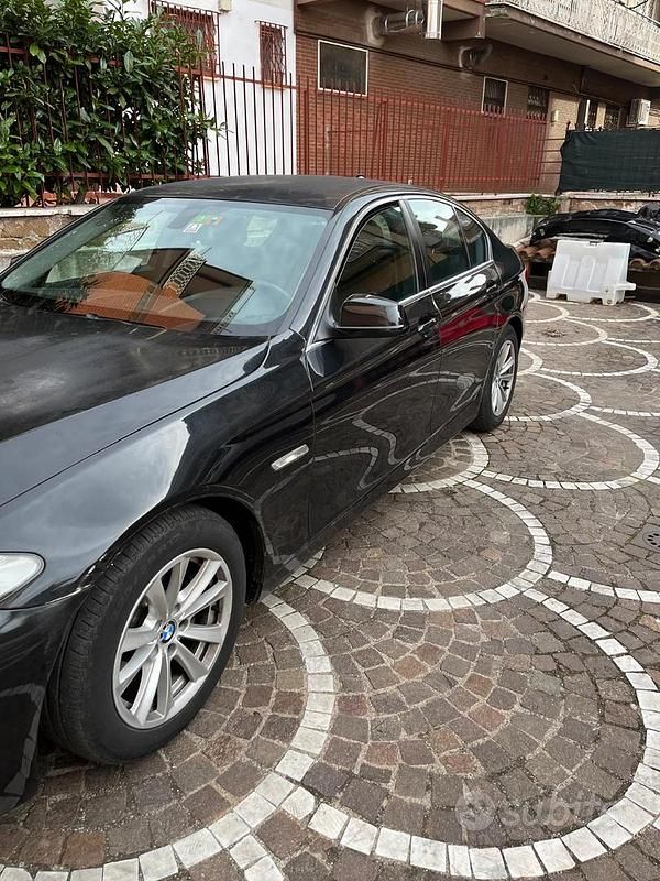 Usata BMW 520 184 CV (135 kW) 2012 Nero Berlina