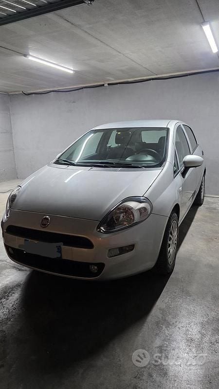 Usata Fiat Grande Punto 77 CV (56 kW) 2015 Grigio Utilitaria