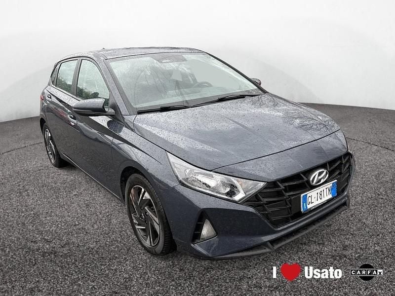 Käytetty Hyundai i20 84 HP (61 kW) 2022 Harmaa Viistoperä
