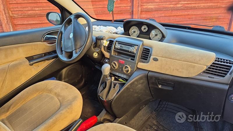 Usata Lancia Ypsilon 2004 Utilitaria