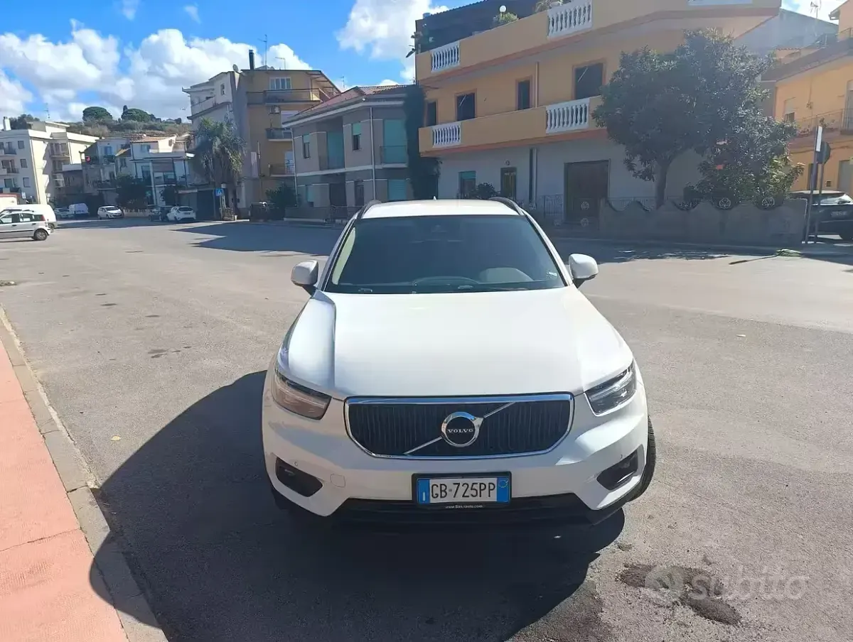 Usata Volvo XC40 R-Design 150 CV (110 kW) 2020 Bianco SUV
