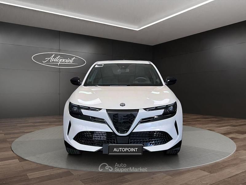 Nuova Alfa Romeo Junior Edizione Speciale 145 CV (106 kW) 2026 Bianco SUV